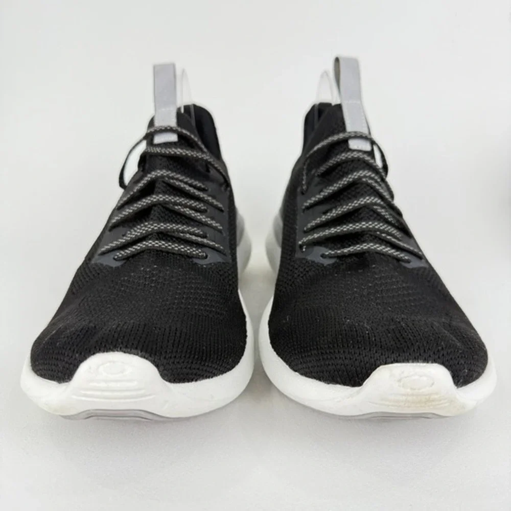 Oakley OKLYTRN Size 9.5 Men Black Knit‎ Lightweight Running Athletic Sneakers